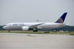 N20904 taxis to the United hangar at IAH. (Photo by Jack Harty)