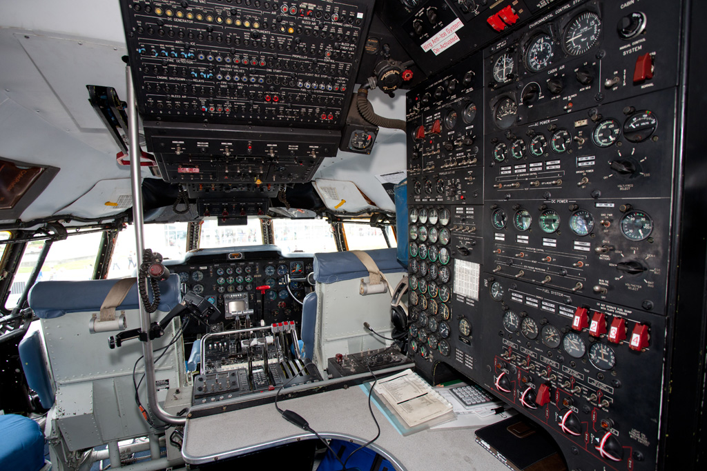 Super Guppy cockpit. (Photo by Liem Bahneman/NYCAviation)