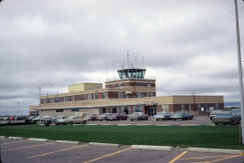 airports-saskatoon-sas-090368-wja