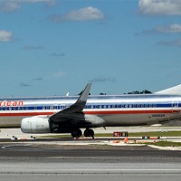 American Airlines 737-800 N945AN at FLL