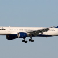 Delta Air Lines 757-200 N695DL