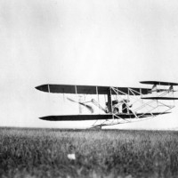 Wilbur Wright takes off from Le Mans, France.