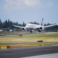 Test aircraft ZA102, piloted by 787 Chief Test Pilot Capt. Mike Carriker, touches down on its final certification flight, a 90-minute hop from Billings, Mont