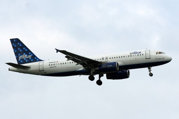 A JetBlue Airbus A320 N568JB