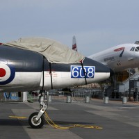 The Scimitar and its distant British and French cousin, Concorde. (Photo by Matt Molnar/NYCAviation)