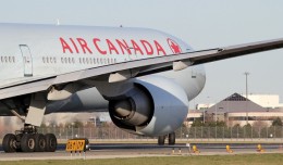One of Air Canada's 12 existing Boeing 777-300ERs (C-FIUV) prepares to take off from Toronto. (Photo by Kaz T)