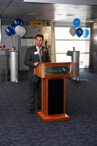 Jim Carter, American's Managing Director of Eastern Sales, welcomes the VIPs in attendance. (Photo by the author)