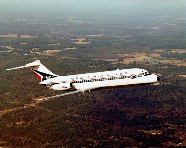 Delta-DC-9-in-flight_1960s-640x512.jpg