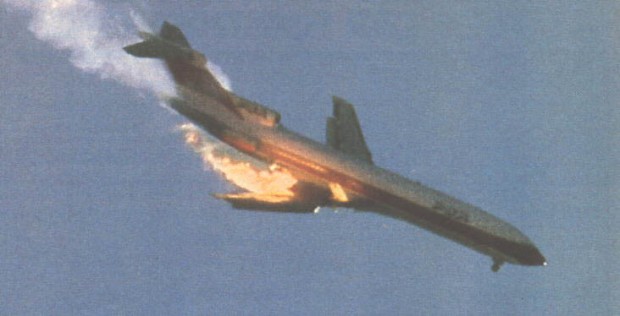 The first of two images taken of PSA Flight 182 by Hans Wendt as it fell to Earth.