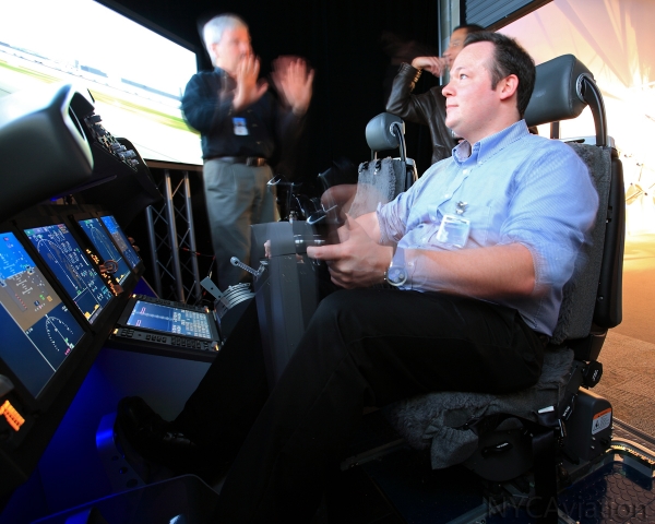 AirlineReporter David Parker Brown flying the 787 simulator
