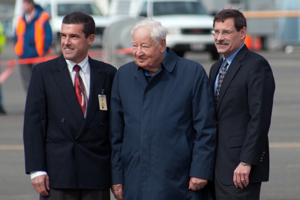 From left: Paul Stemer, First Officer; Joe Sutter, Father of the 747; Mark Feuerstein (Captain). (Photo by Tad Carlson)