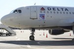 N319NB wears the Rangers logo. (Photo by Matt Molnar/NYCAviation)