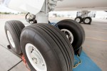 Right main landing gear .(Photo by Dan King/NYCAviation)