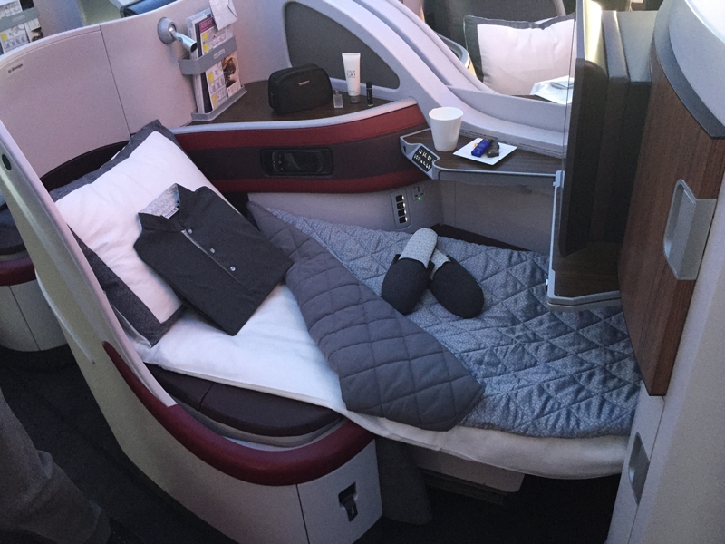 qr-a350-biz-sleeping