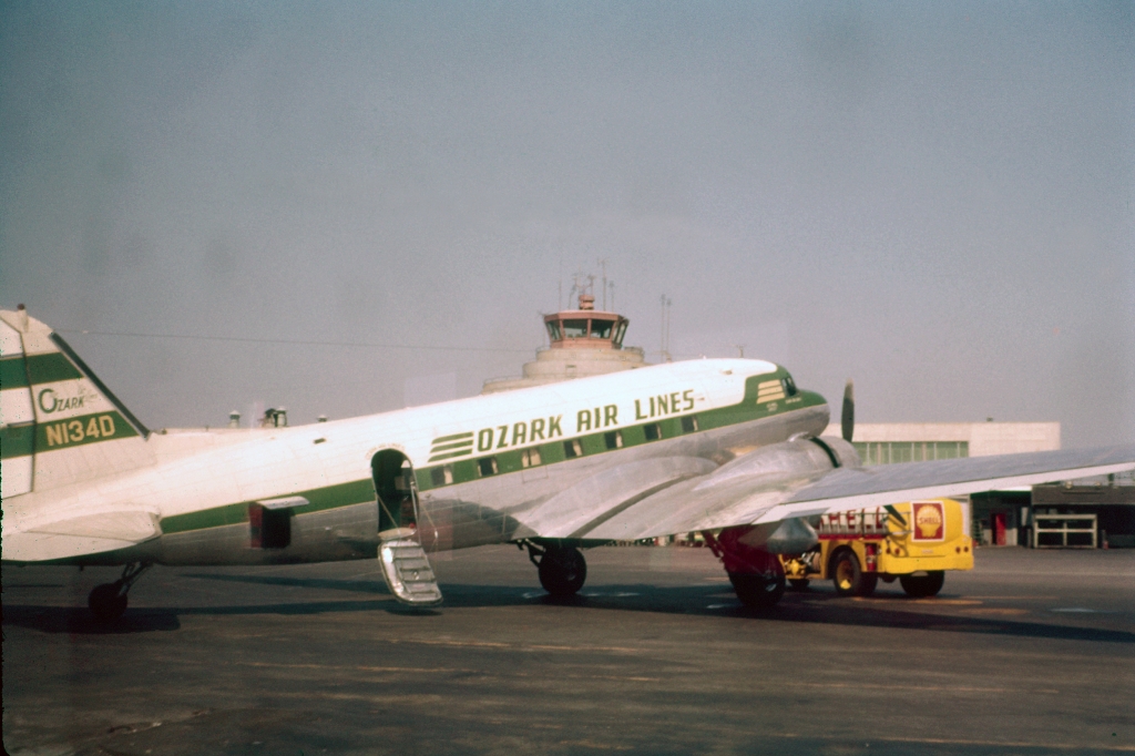 dc-3-ozark-airlines-n134d-mdw-0761-b-wja-2 dc-3-ozark-airlines-n134d-mdw-0761-b-wja-2
