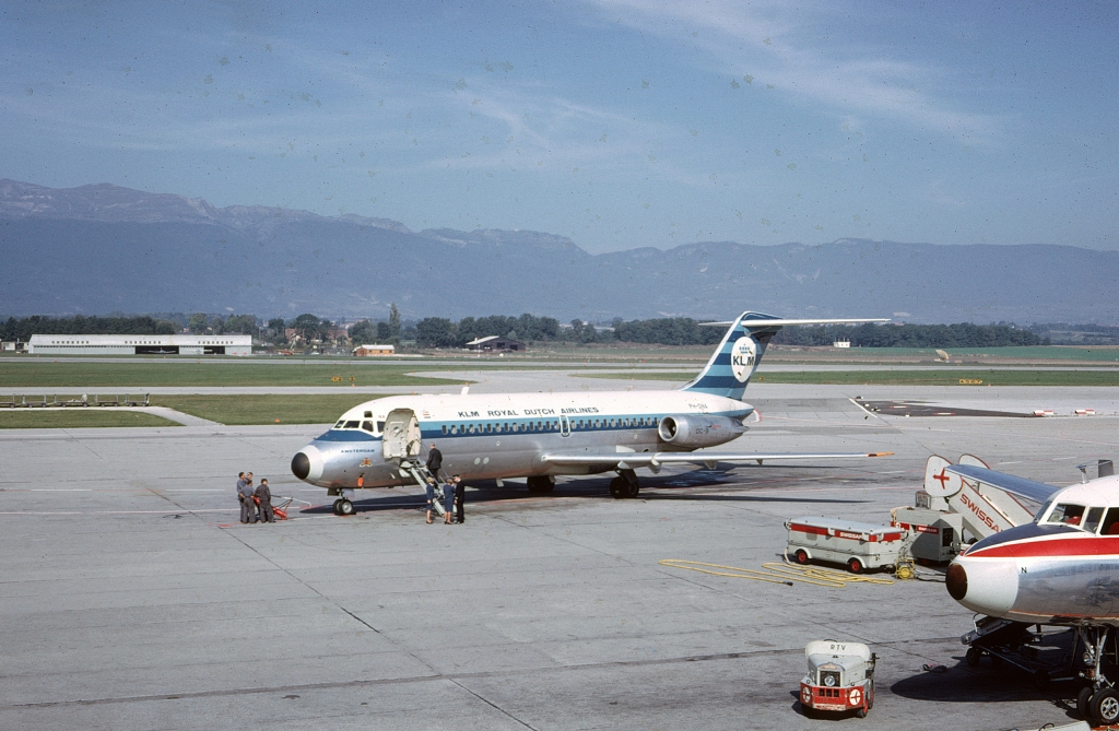 dc9-15-klm-ph-dna-geneva-100566-wja