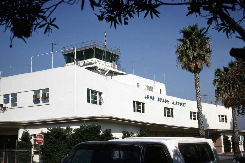airports-long-beach-ca-101780-wja airports-long-beach-ca-101780-wja