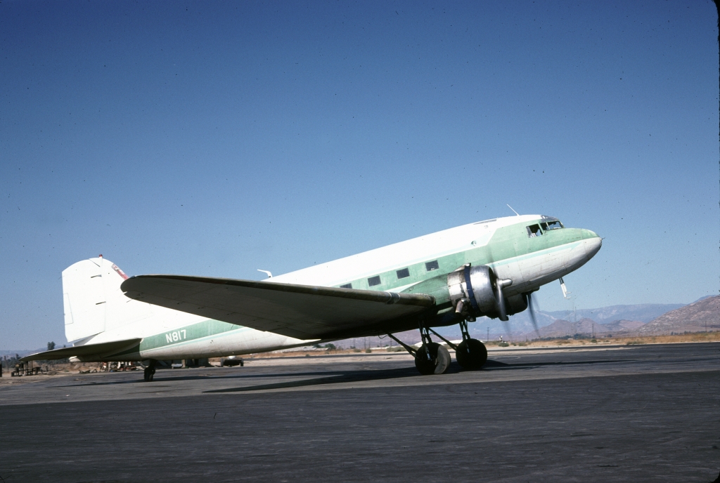 dc-3-private-n817-skydiving-perris-valley-ca-101880-wja dc-3-private-n817-skydiving-perris-valley-ca-101880-wja