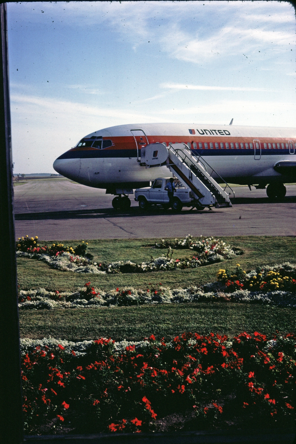 b727-222-united-airlines-n-cedar-rapids-ia-100680-wja b727-222-united-airlines-n-cedar-rapids-ia-100680-wja