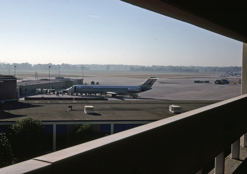 dc-9-30-republic-airlines-omaha-100780-wja dc-9-30-republic-airlines-omaha-100780-wja