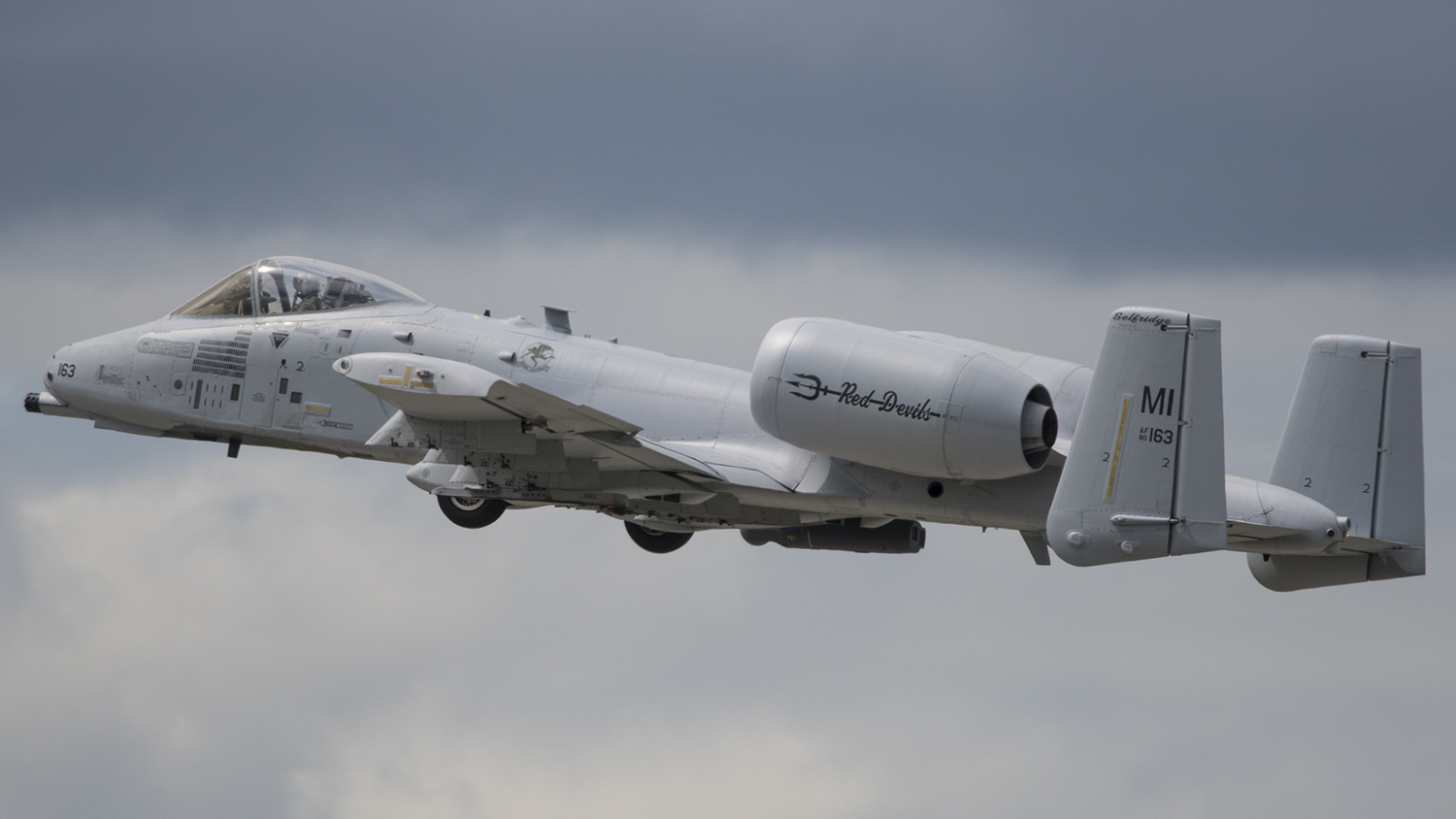 A Red Devils A-10C taking off for the hometown CAS demonstration