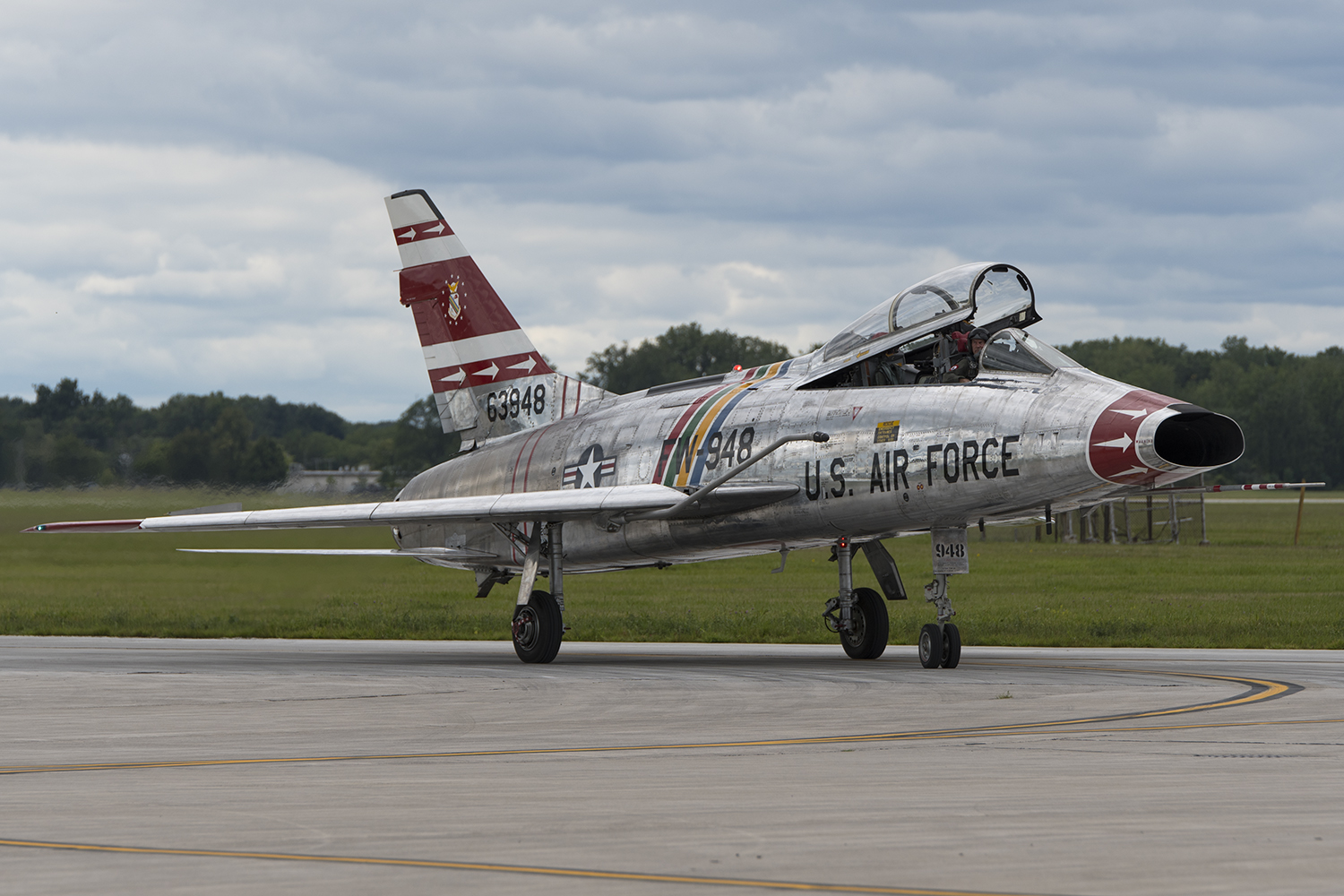 The F-100 taxis in after Friday’s practice