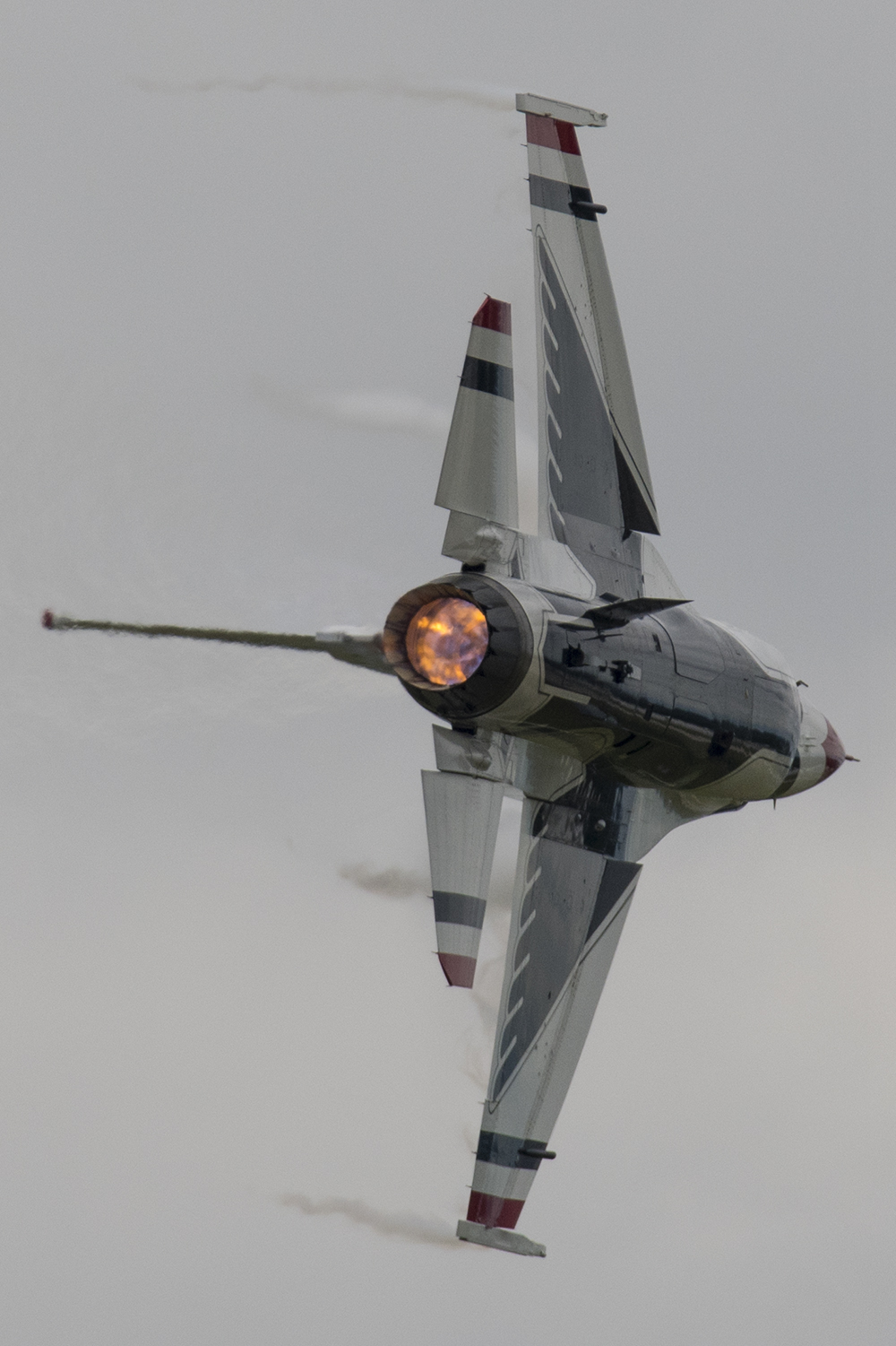 A Thunderbird solo in a minimum radius turn