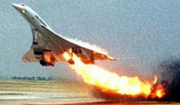 Air France Concorde F-BTSC on fire before crashing in Paris.