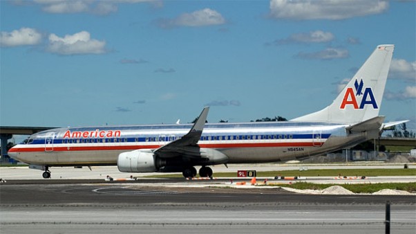 American Airlines 737-800 N945AN at FLL