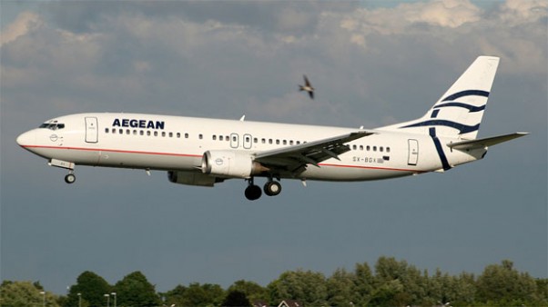 An Aegean 737-400 (SX-BGX) on short final at Amsterdam. (Photo by Joop Stroes)