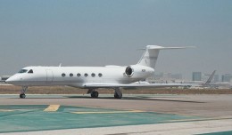 Steve Jobs Gulfstream V N2N at LAX