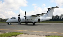Airlines PNG Dash 8-100 P2-MCP