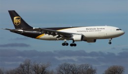 A UPS Airbus A300 (N166UP) delivering Christmas cheer to Des Moines