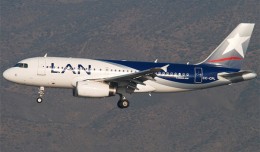 A LAN Airlines Airbus A319 (CC-CPL) on short final for Santiago. (Photo by Gordon Gebert)