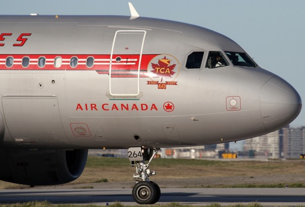 Air Canada's retro Airbus A319 (C-FZUH) spotted in Toronto. (Photo by Kaz T)