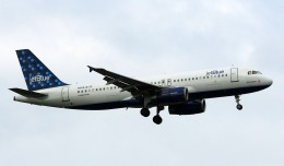 A JetBlue Airbus A320 N568JB