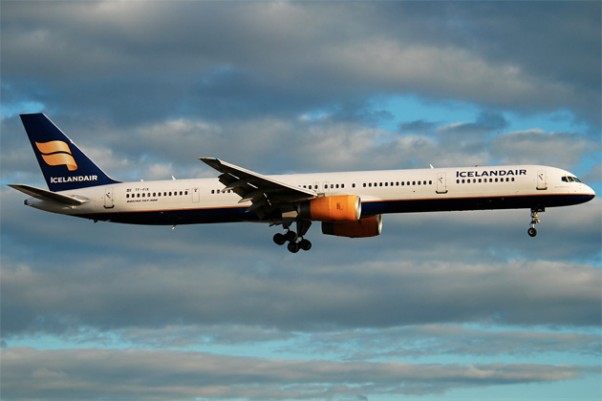 Icelanair's lone Boeing 757-300 (TF-FIX) arrives at London Heathrow. (Photo by Gordon Gebert)