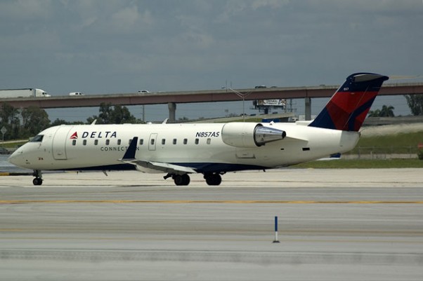 An Atlantic Southeast Airlines Bombardier CRJ-200 (N857AS) painted in Delta Connection colors. (Photo by Mark Lawrence)