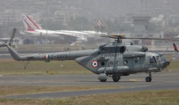 Indian Air Force Mil Mi-17-IV helicopter seen at Mumbai in 2008. (Photo by Sean D'Silva, via Wikimedia Commons)