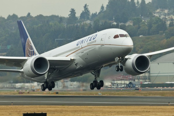 United's first Boeing 787-8 Dreamliner (N20904) takes off from Boeing Field enroute to Houston. (Photo by Dan King/NYCAviation)