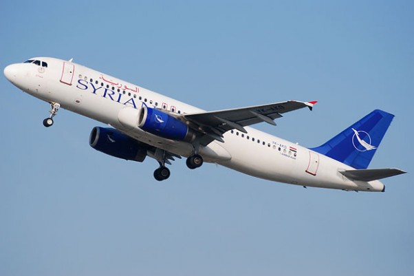 A Syrian Arab Airlines Airbus A320 (YK-AKD) takes off from Vienna in 2009. (Photo by Trainier via Wikipedia)