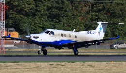 A particularly dirty SeaPort Airlines Pilatus (N933SP) takes off from Boeing Field. (Photo by Jeremy Dwyer-Lindgren)