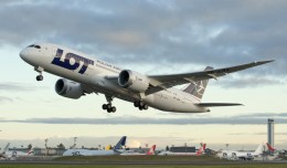 LOT's first Boeing 787 Dreamliner (SP-LRA) takes off from Everett, Washington. (Photo by Boeing)