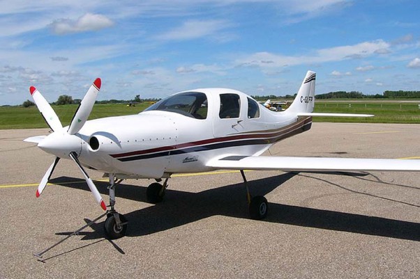 A Lancair IV-P kit plane similar to the accident aircraft. (Photo by Ahunt via wikimedia)