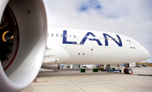 A LAN Airlines Boeing 787 Dreamliner. (Photo by Dan King/NYCAviation)